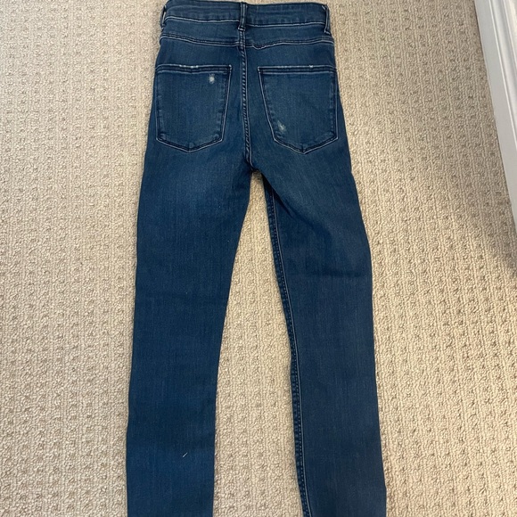 Zara  distressed stretchy skinny leg jeans - Picture 3 of 3